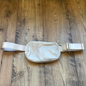 Everywhere belt bag